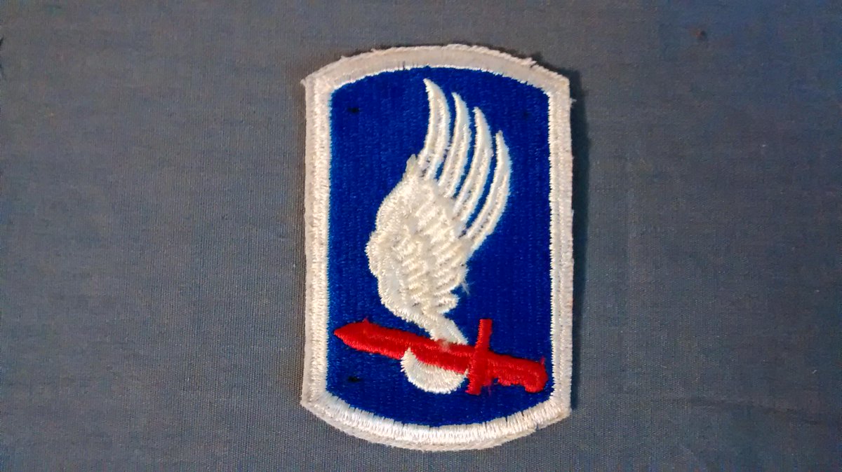 TexGirlTreasure's tweet photo. #USArmy #UnitPatch #173rdAirborneBrigade #CutEdge #VietnamWarEra #Paratrooper http://t.co/Yj3AMurA6b via @eBay http://t.co/9al53eQx3t