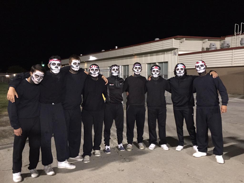 MimiQzd's tweet photo. Senior Male Drill Team🐾 #OthelloYB16 http://t.co/lUImk1gNua
