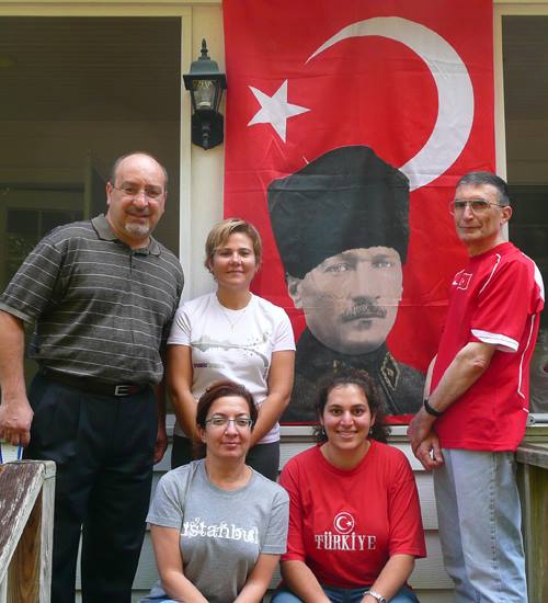 conmech's tweet photo. Adam Türklükten ölecek, yabancı sitelerde hala "Kurdish" yazıyor. Bu da ırkçılık değil mi? http://t.co/R3QJ8s1DUL