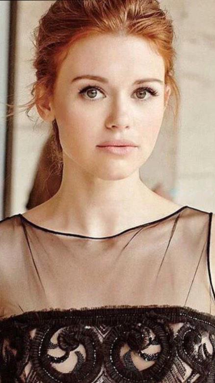 Happy Birthday to the beautiful Holland Roden! 