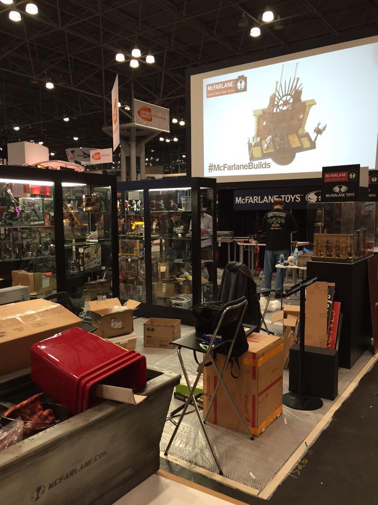 JakeMcFarlane2's tweet photo. Setting up the comic-con booth in NY. It starts tomorrow at 10:00. http://t.co/ch1rk43nSi