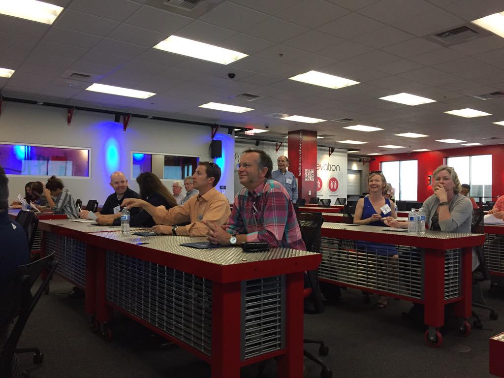 genevo's tweet photo. Proper co-working spaces are important to promote innovation. @J__Lugo @RullanAgustin #Pathways2015 http://t.co/CwDyvQa2L3