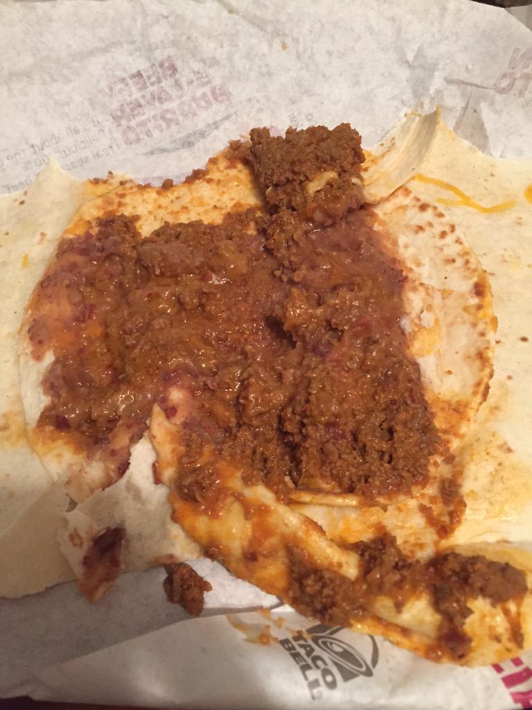 JJDavidPA's tweet photo. What are the 5 layers in this item?
@tacobell #5layerburrito #whatthe? http://t.co/PgX2gVry2Z