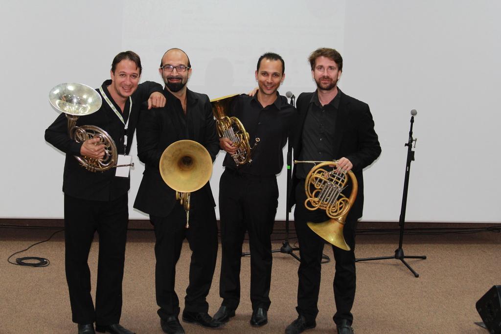PlanetarioCun's tweet photo. A punto de comenzar con el concierto de #CornoFránces en el marco del #FIM2015 con #PuroCorno en #KaYok http://t.co/WR3C9JOfkx