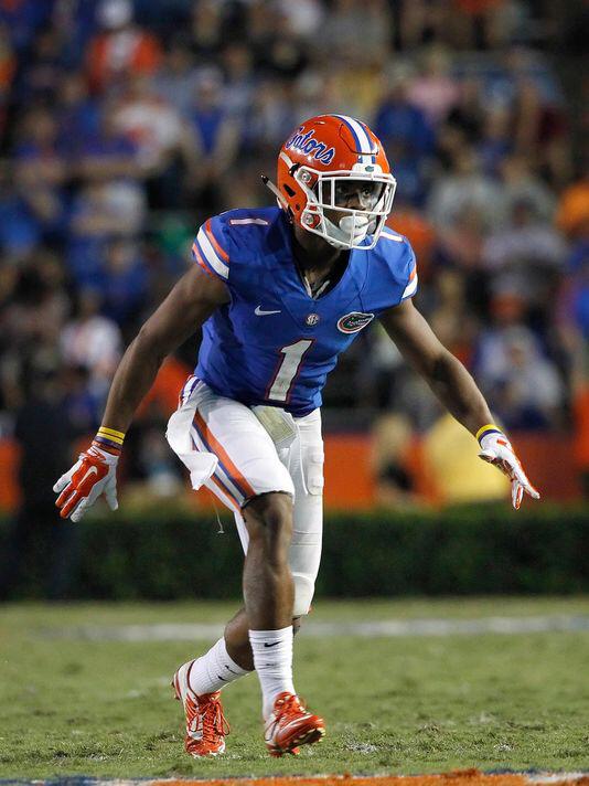 BracketBattles1's tweet photo. Active College Football Player
• FINAL 4 •

RT ~ Vernon Hargreaves
Fav ~ Leonard Fournette http://t.co/78CxcJOGYo