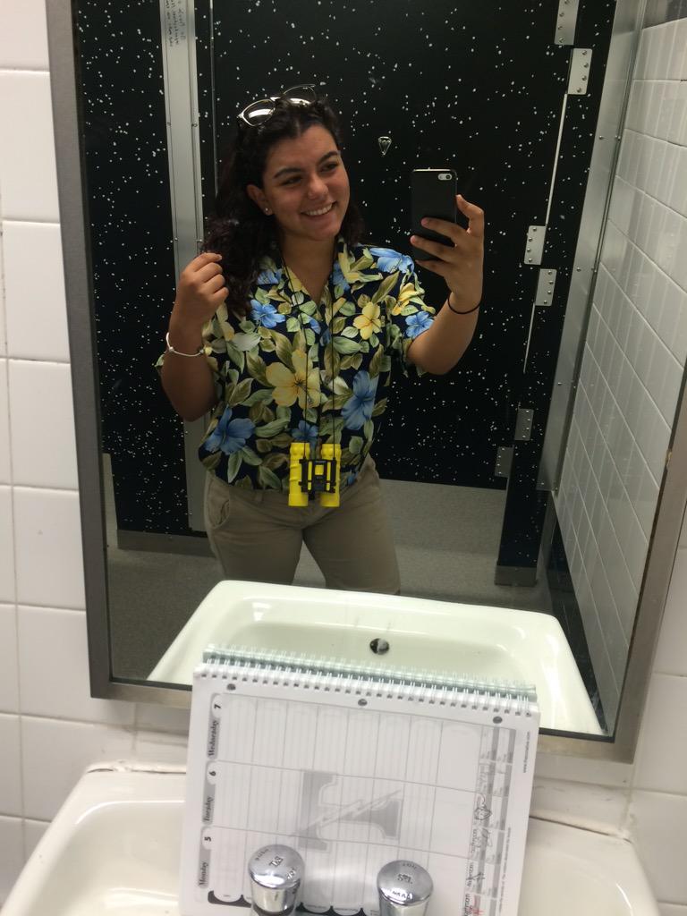 okayychabely's tweet photo. #TackyTouristDay #HCW15 http://t.co/7nhJU2Apo6