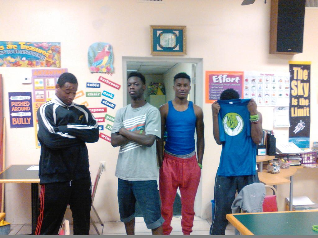 WeBelieveInMe_'s tweet photo. Tutoring sessions! #collegebound @sphs5 @tahshim @Sportsaholic5 @Yo_Filthy3 http://t.co/Yanto7M0Ks