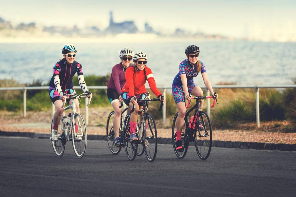 echappe_'s tweet image. Men not allowed: women’s only events are on the rise, but are they successful? | Ella cyclingtips.com.au/2015/10/men-no…