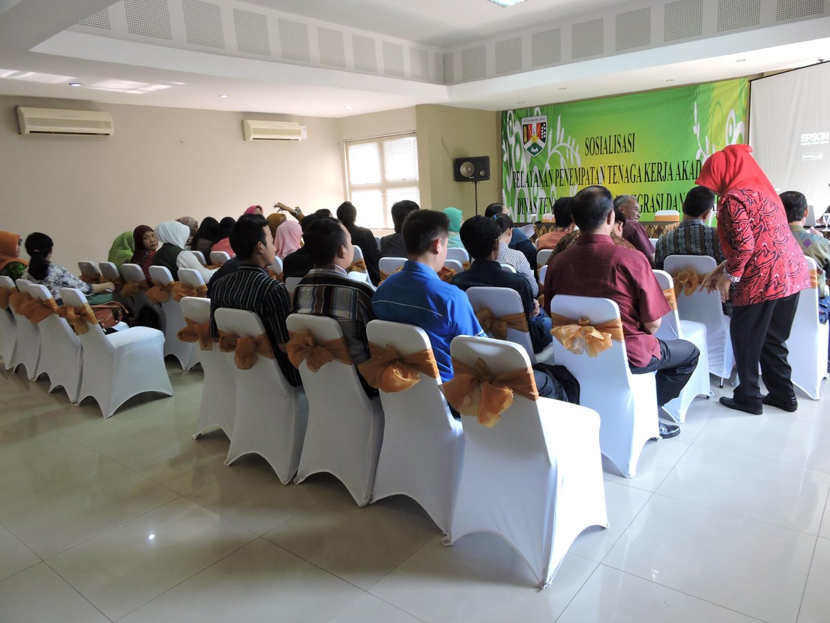 naker319's tweet photo. Kegiatan Sosialisasi Penempatan Tenaga Kerja AKAD / AKL 6 Oktober 2015 @naker319 http://t.co/F5JMXP3uYw