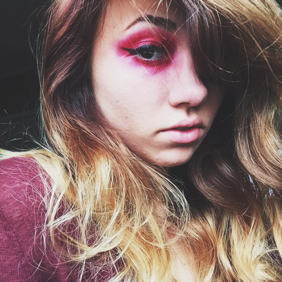 _skeletonbones_'s tweet image. twenty one pilots round #4 in 22 days. 
@twentyonepilots