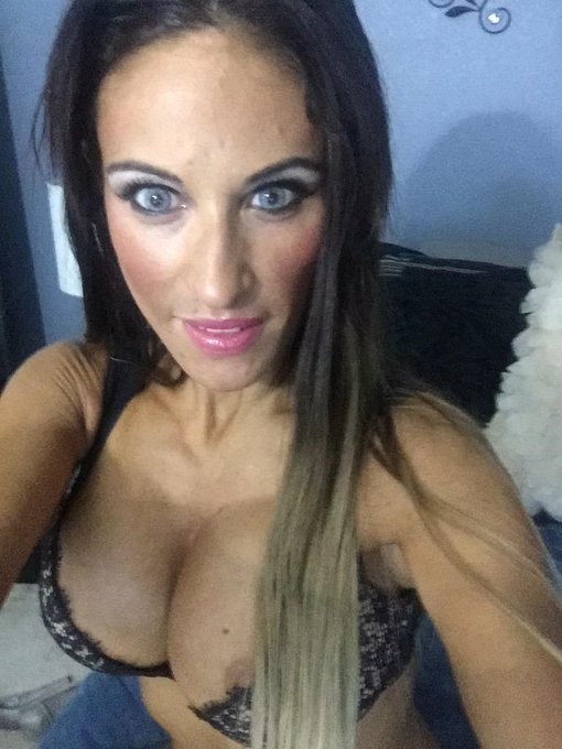 Online now MFC. come join me... http://t.co/trhPzJRQ1G<a href="/tag/mvsales"class="tags"><span>#mvsales</span></a>