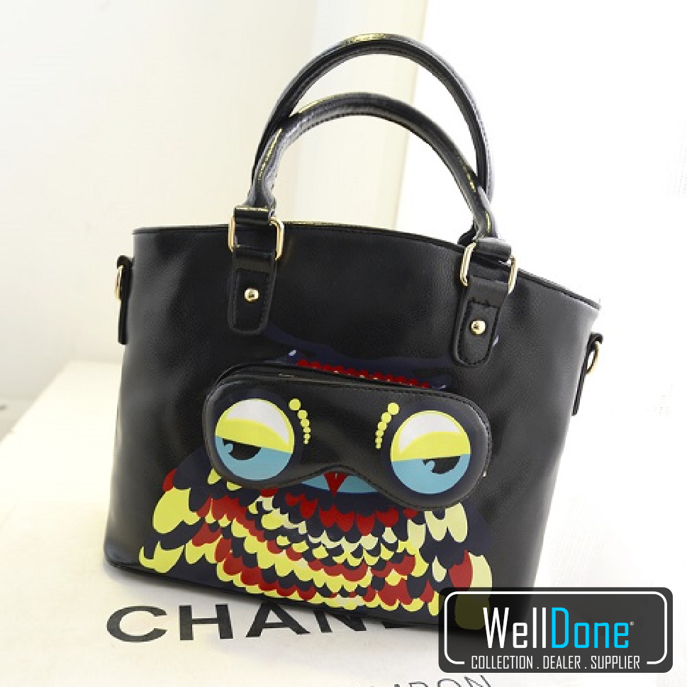 WDWellDone's tweet image. Code : WD0008SW
Colour : Blue, Black
Material : PU Leather
Size : H25xL37xD12cm
Weight : 800 grams
Price : IDR104.000