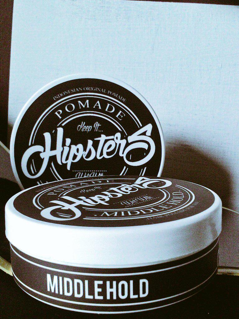 Ada yang baru loh pomade HIPSTERS dengan wangi Green tea ayo sikatttt IDR 80k ..