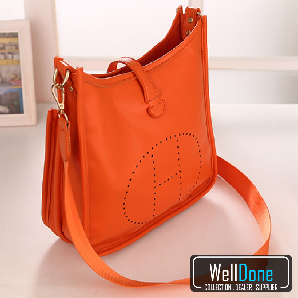 WDWellDone's tweet image. Code : WD0044NW
Colour : Orange, Brown
Material : PU Leather
Size : L27.5W7H24.5
Weight : 0.45 kg
Price : IDR 175.000