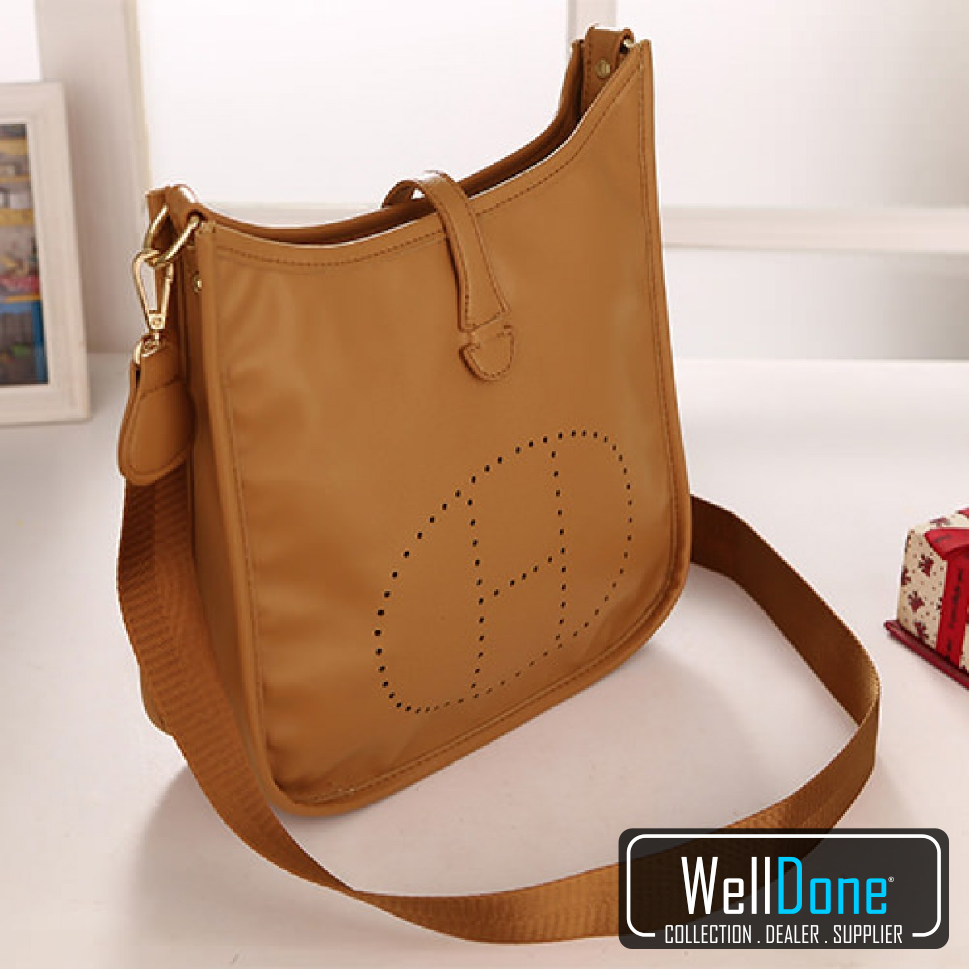 WDWellDone's tweet image. Code : WD0044NW
Colour : Orange, Brown
Material : PU Leather
Size : L27.5W7H24.5
Weight : 0.45 kg
Price : IDR 175.000