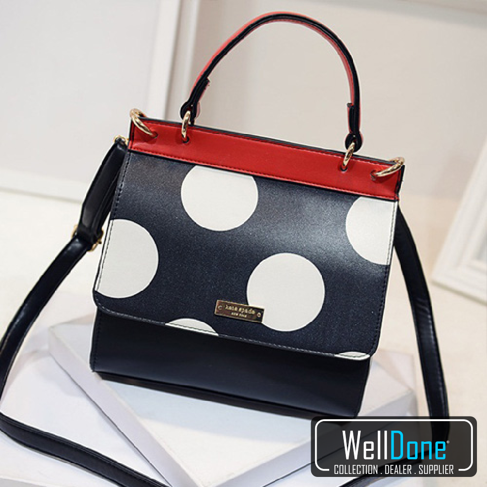 WDWellDone's tweet image. Code : WD0005SW
Colour : Black, White
Material : PU Leather
Size : H22xL22xD8cm
Weight : 650 grams
Price : IDR165.000