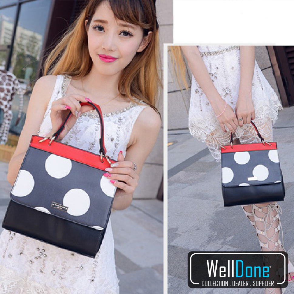 WDWellDone's tweet image. Code : WD0005SW
Colour : Black, White
Material : PU Leather
Size : H22xL22xD8cm
Weight : 650 grams
Price : IDR165.000