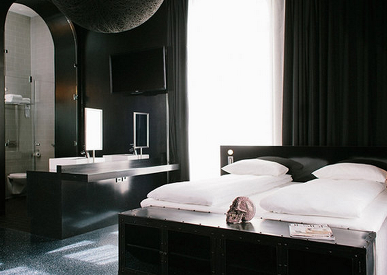 elusive_moose's tweet photo. Congratulations @ComfortGC in Oslo, Norway's Unique Hotel of the Year 2015 @LuxuryTravGuide 😊 #stay #style @VisitOSLO http://t.co/HW1lpzNAGw