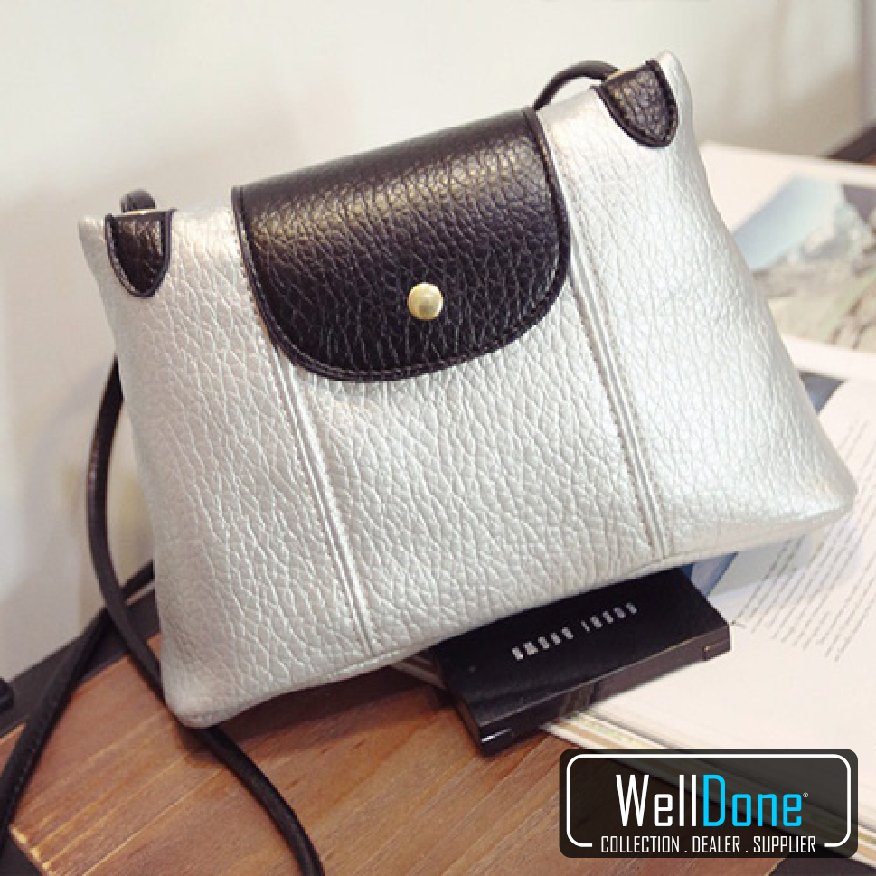 WDWellDone's tweet image. Code : WD0006SW
Colour : Silver, Black
Material : Kulit PU
Size : H16xL24xD10cm
Weight : 350 grams
Price : IDR141.000