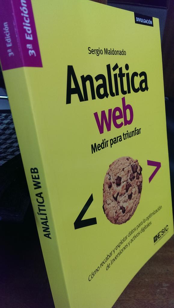 sergiomaldo's tweet photo. Tercera edición recién salida del horno. Gracias @tania_asa @divisadero @ESICEducation #analiticaweb http://t.co/oC2RquwDPY
