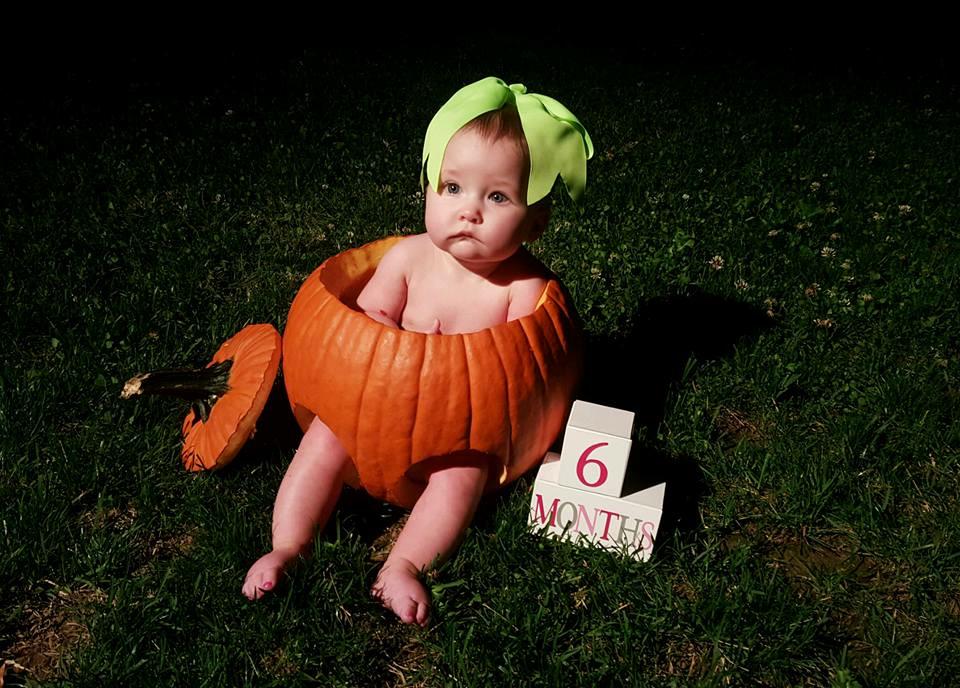 AngelaRoot5's tweet image. facebook.com/#!/BabyBoom/ph… 

Click on picture and like please!! Let's help Hannah win the cutie at baby contest!!❤️