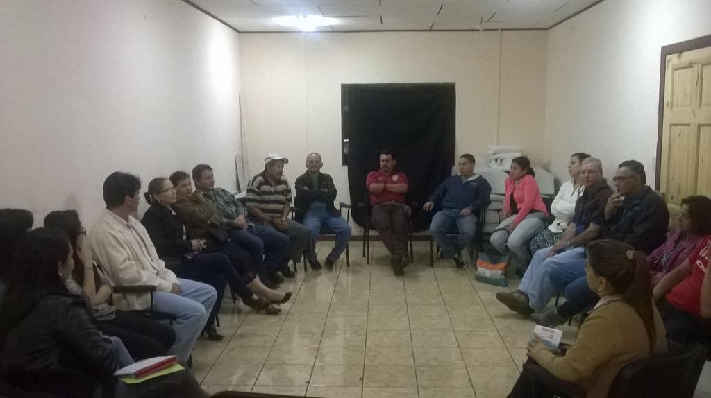 GilberthAlcalde's tweet photo. ¡Excelente reunión en Frailes de Desamparados! http://t.co/FlXm78Dj6A