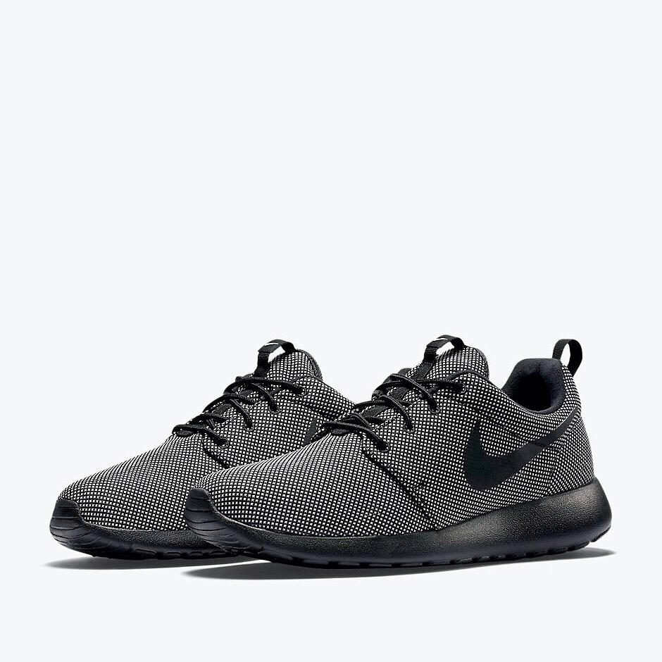 nike roshe one premium black