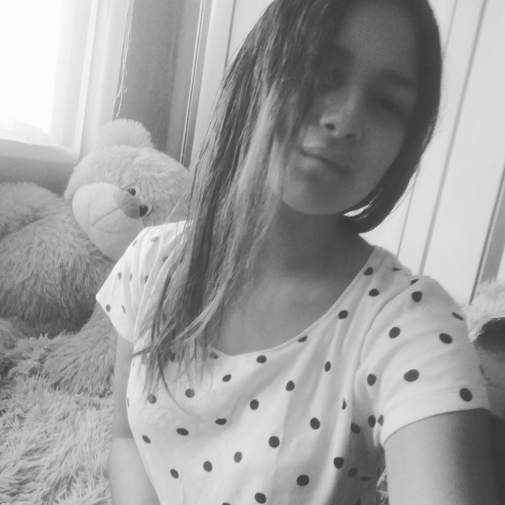 Vikyha_Y's tweet image. Моем голову в тазике😹
#удобство
#дайтеводу #пж