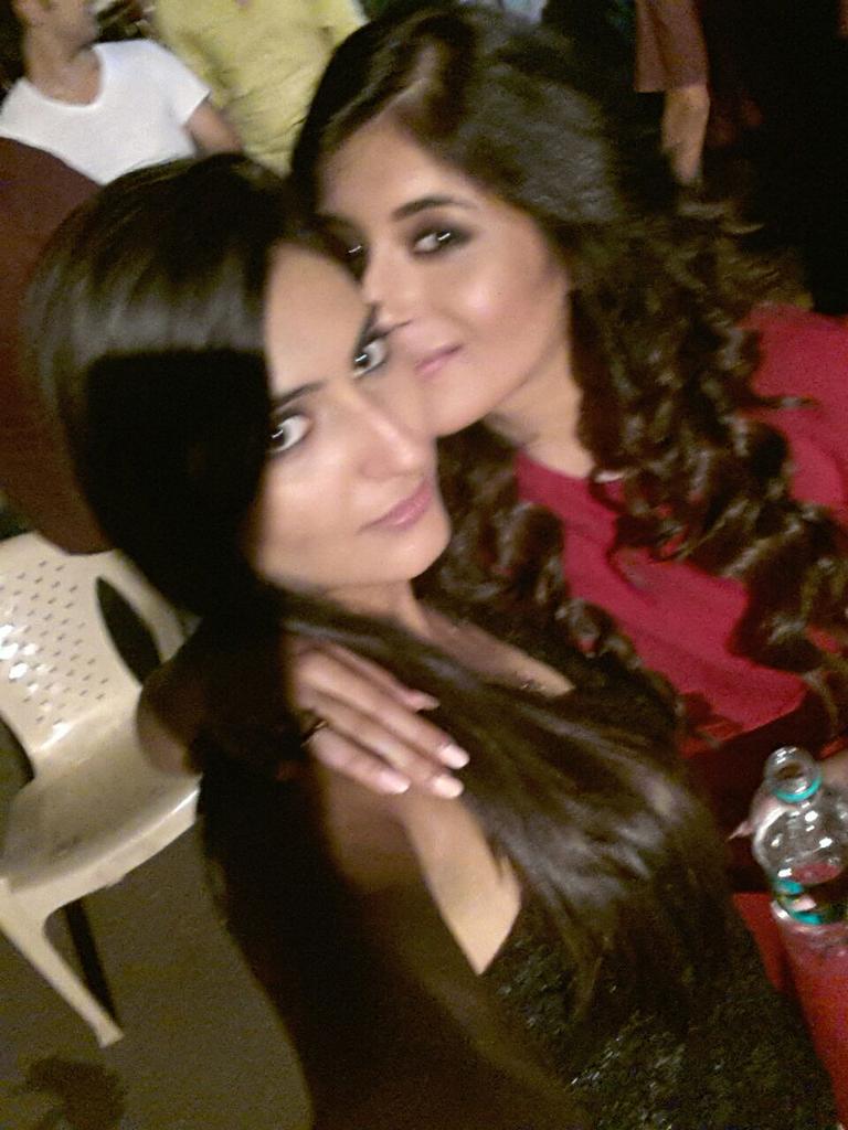 Embedded image permalink