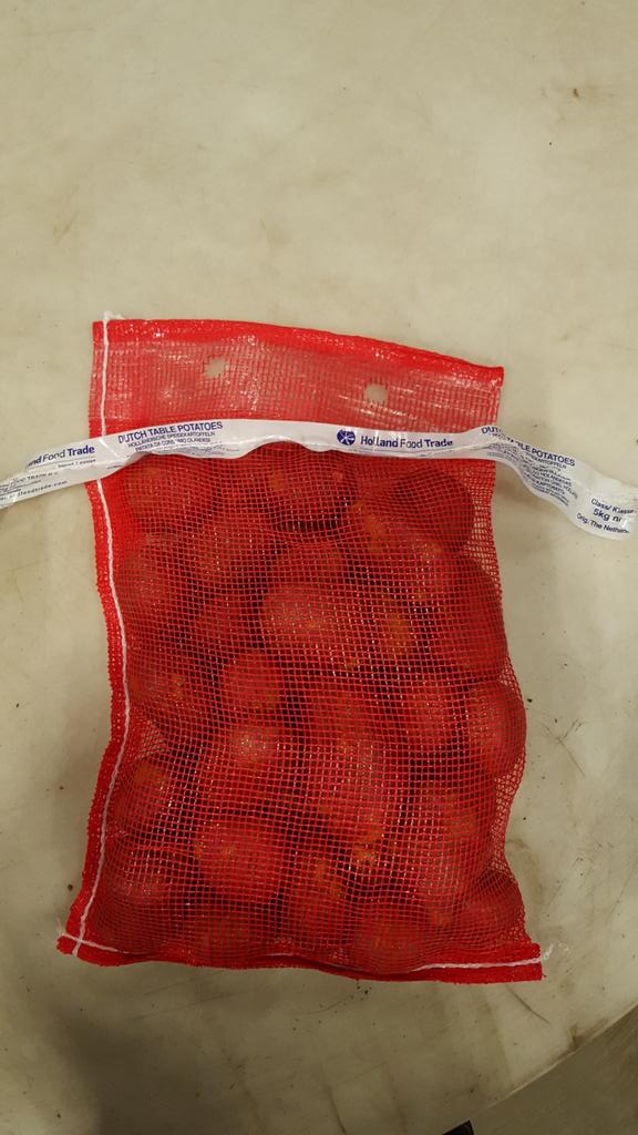 LarsKaim's tweet image. Rood of geel het maakt bij #franzenlandbouw en @AgriFoodTrade  geen verschil. #akker vers en gezond uit eigen grond!