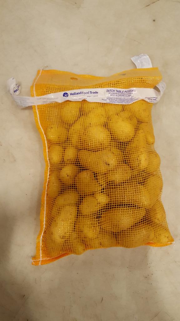 LarsKaim's tweet image. Rood of geel het maakt bij #franzenlandbouw en @AgriFoodTrade  geen verschil. #akker vers en gezond uit eigen grond!