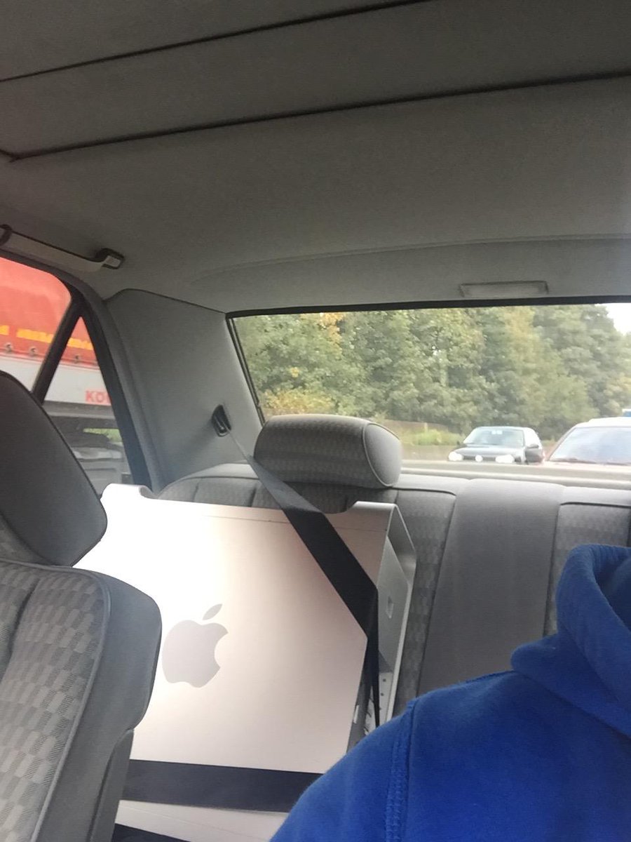 PiSaDev's tweet image. Guten #Morgen endlich kann noch #effektiver gearbeitet werden #PISA #Gründer #Dortmund #Borsigplatz #PiSaDev #MacPro