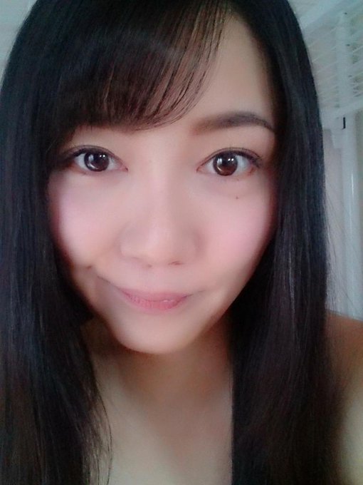 メイク完了(*>&omega;<*)今日はお仕事だ(,,> <,,)♡ http://t.co/PlDKOi7iUo