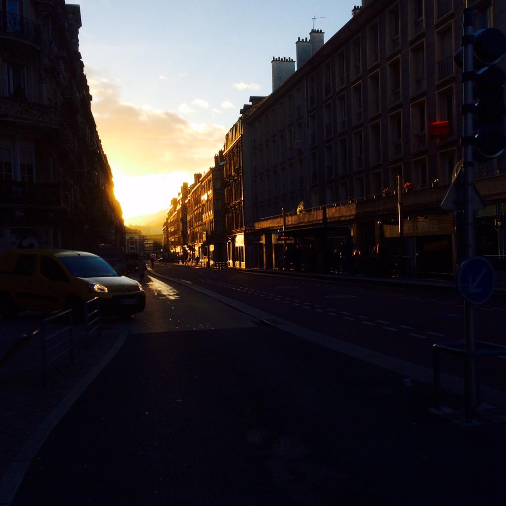 RaphaelVandon's tweet photo. Matin doré http://t.co/NSuZx30vr1
