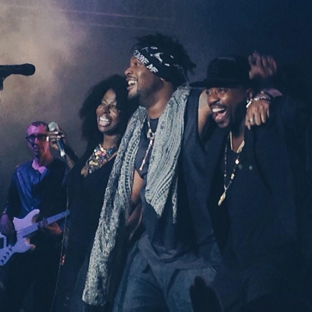 #TBT -Who remembers this?  <a href="/HamiltonAnthony/">Anthony Hamilton Official</a> <a href="/angiestone/">Angie Stone</a> joined <a href="/TheDangelo/">D'Angelo</a> on stage to perform #Lady. #Soulfest2014