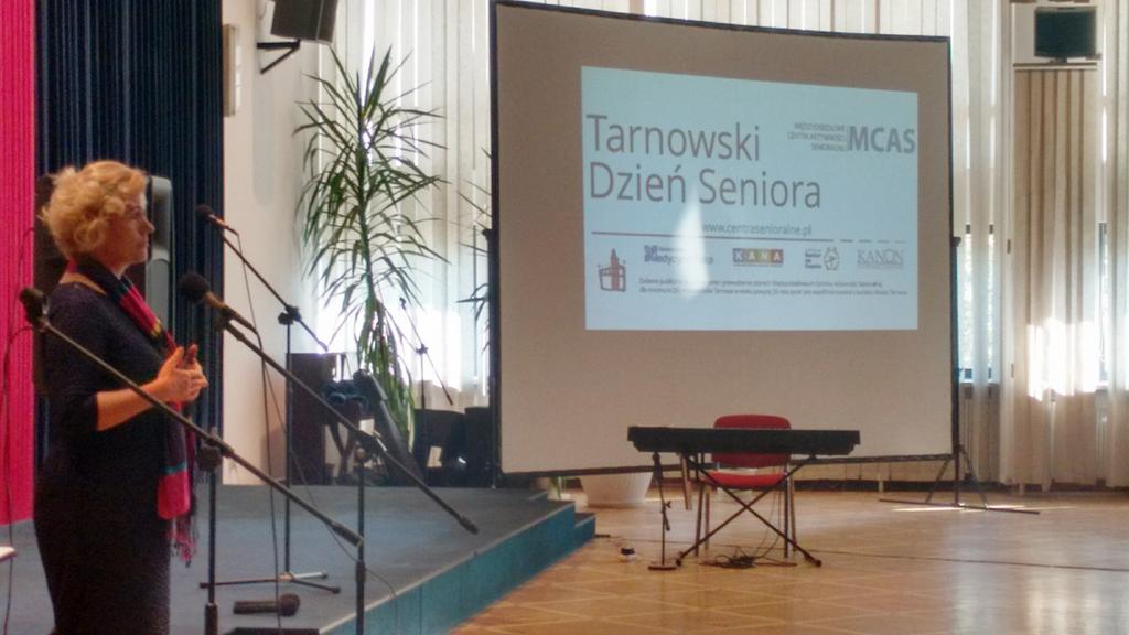 ElaAchinger's tweet photo. - Polska polityka senioralna tworzona jest ponad politycznymi podziałami i to jest sukces :) http://t.co/gfUs2VQl9p