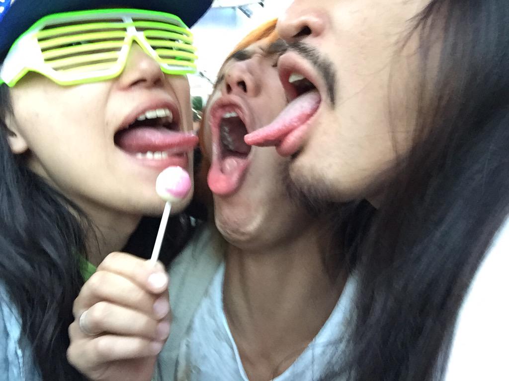 TO_TETSUYA's tweet photo. 【東京】マホト＆ヘキトラ
【大阪】タケヤキ
【愛知】東海オンエア
【社会人】カイト
が一同に会する最強のユニバでした。
楽しい思い出をくれた全ての人と物とゾンビに感謝。
4枚目は人が集まりすぎて裏に一旦避難した時のガチな解放感です。 http://t.co/AHVpDS78WQ