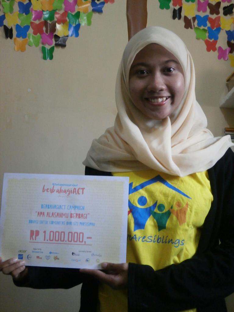 Hari ini Tim #BerbahagiACT menyerahkan donasi kpd <a href="/WeAreSiblingsID/">WE ARE SIBLINGS</a> yg diwakili oleh Kak Ayend. Semoga bermanfaat :)