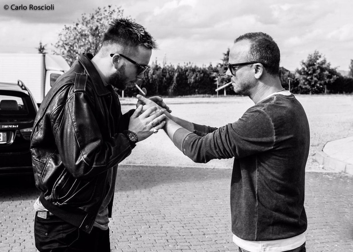 MattiaBriga's tweet photo. Sei generoso, umile e altruista. Un uomo si vede da questo.
Da domani #Guaglione in tutte le radio. @_GigiDAlessio_ http://t.co/pmDVajc4sw