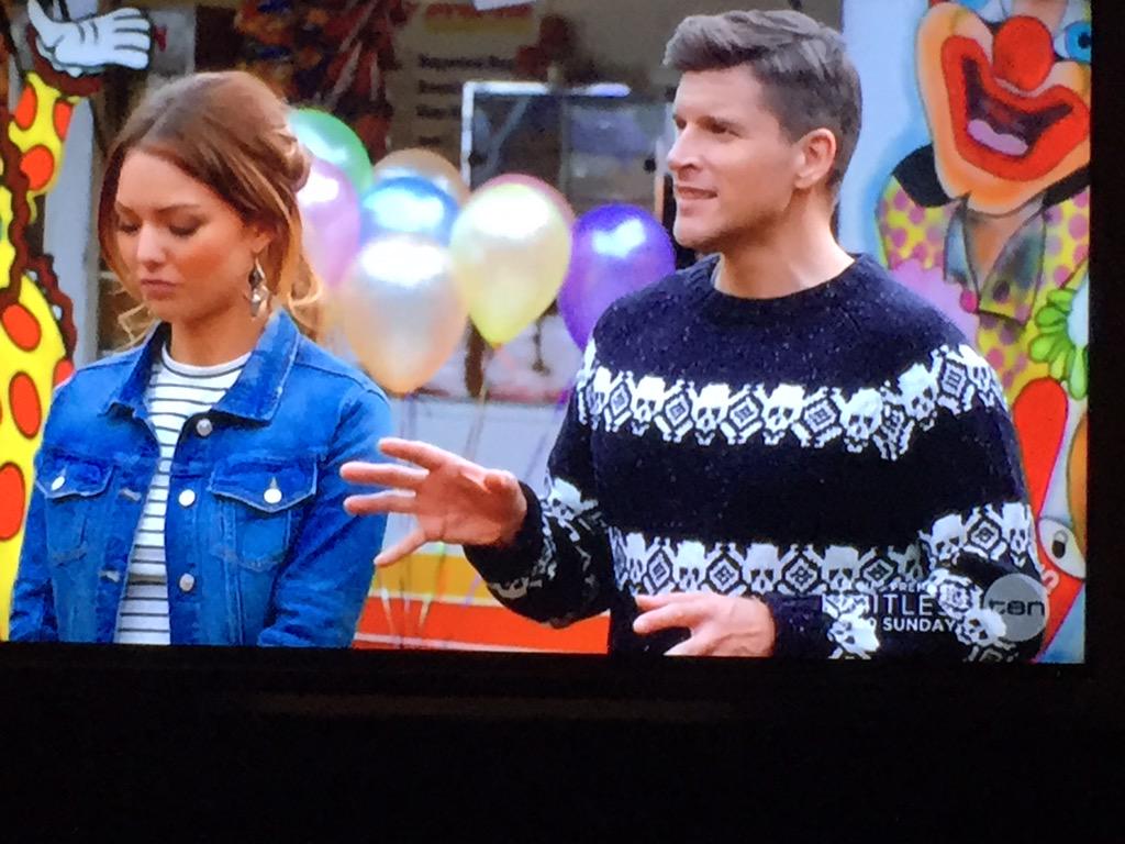 KIIS1065's tweet photo. "I could never, wear that sweater" - not Osher #pullsitoff 👌🏼 http://t.co/YjTSFmfyF5