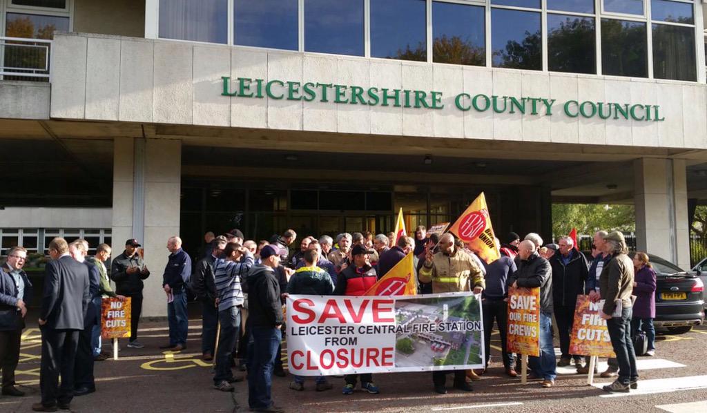 Leics Firefighters & Public start2arrive in protest2proposals 2cut the Fire Service by 1/3! @MattWrack @fbunational