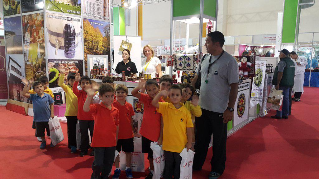 yorexTr's tweet photo. Çocuklar Kırklareli yöresel ürünlerini YÖREX'le öğrendi. http://t.co/mdPkPKVVYZ