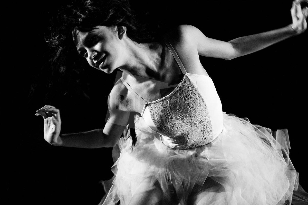 #Balletpic by JOSEP RODENAS (Spain). Dancer, Karina Campos. David Campos Ballet. Prints on balletpics.net/en/classical-n…