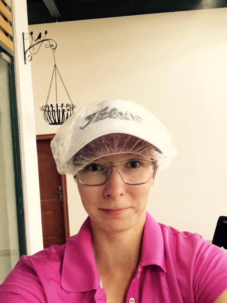 AnkaLindner's tweet photo. Heavy rain this morning but my caddy was fully equipped #differentcontinent #differentstyle #xiamenladiesopen http://t.co/WZOb5zkR6C