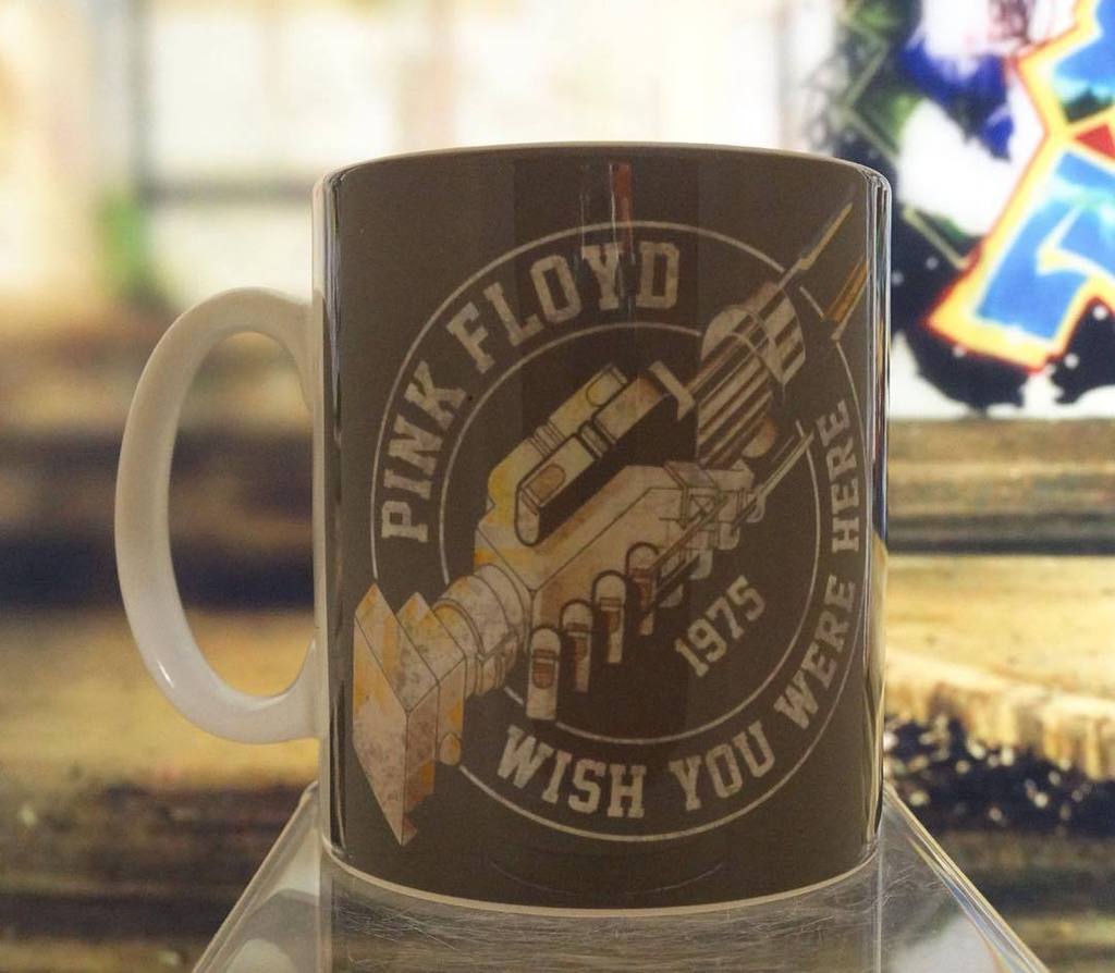 NEW IN STOCK! <a href="/pinkfloyd/">Pink Floyd</a> PINK FLOYD Official Merchandise Ceramic Mug Boxed WYWH HANDSHAKE … ift.tt/1MgDJYf