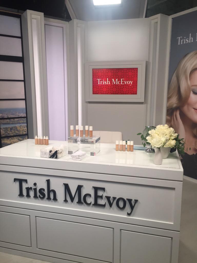 Ready to go with <a href="/TrishMcEvoy/">Trish McEvoy</a> in 5! <a href="/HSN/">HSN</a> join us!!