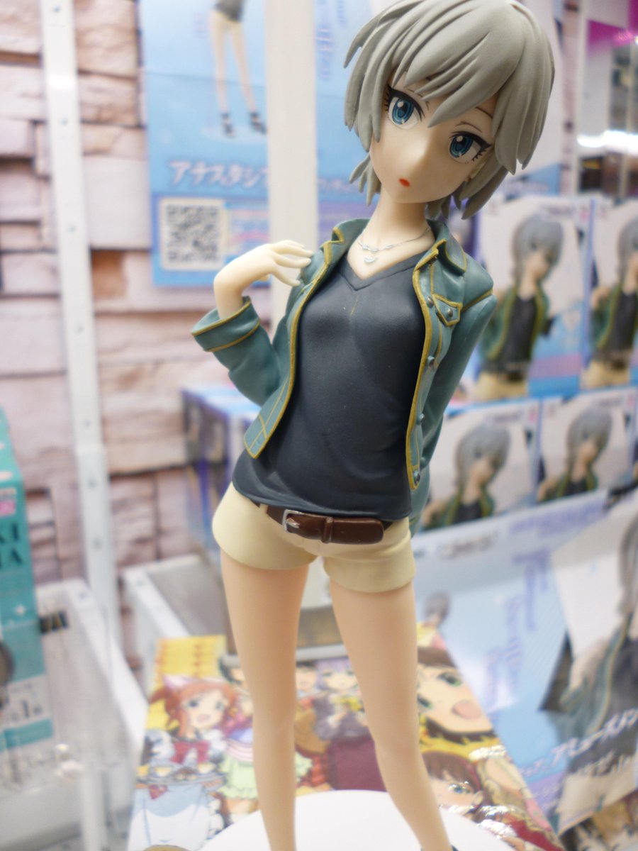 Tac Koriyama Twitterren クレーンゲーム アイドルマスターシンデレラガールズ アナスタシア フィギュアが本日入荷しました こちらは私服姿ですね すらっとした足がきれいですね 前回登場した蘭子ちゃんと飾ってもかわいいです デレマス Http T Co