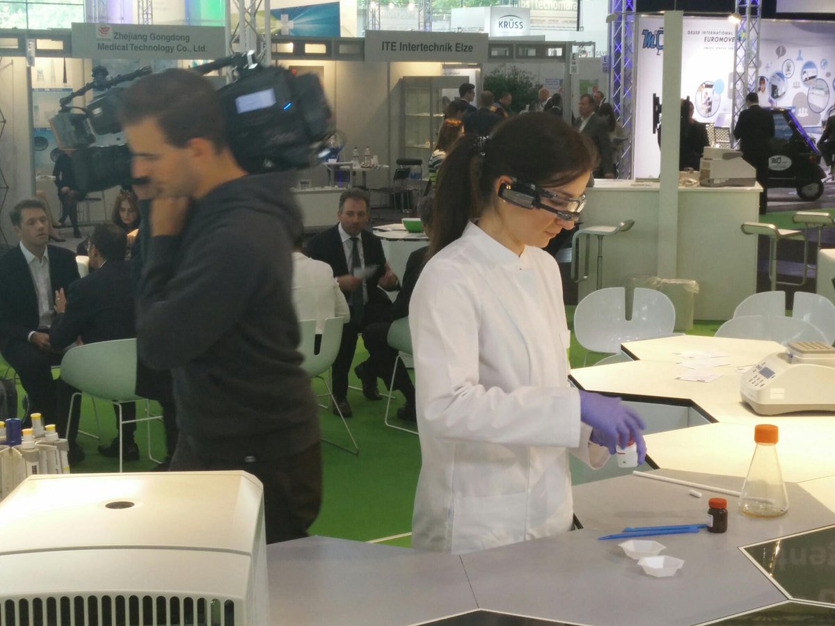 simplifier_io's tweet image. #labvolution smartlab powered by @vuzix smartglasses