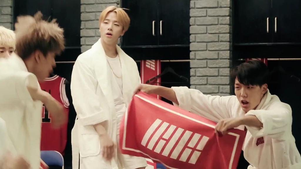 12_bbbbb_21's tweet photo. もはや小3な95linewwwwwww
#闘牛士←赤だから
#iKON #리듬타 #RYTHEMTA behind http://t.co/ixvspVP8Ia
