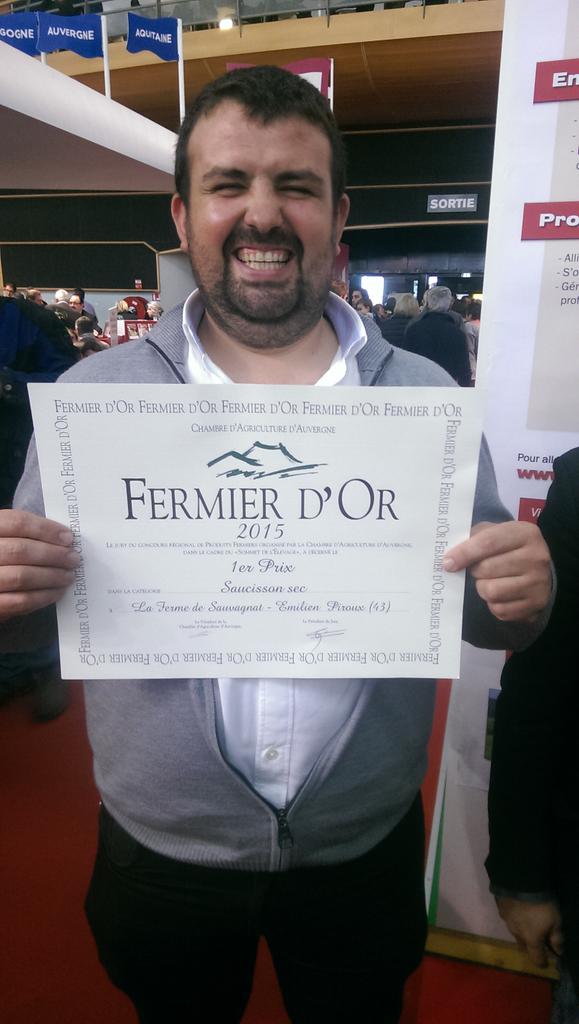 Félicitations à M Piroux. De la famille ja.